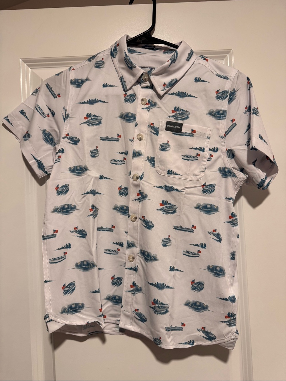 BURLEBO White Short-Sleeve Button-Down with Teal Boat Print